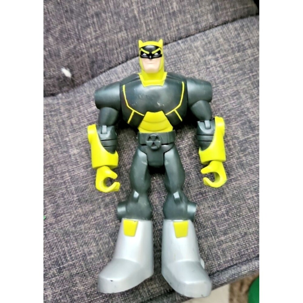 Batman Brave and the Bold Total Armor Battle Claw Batman Action Figure
